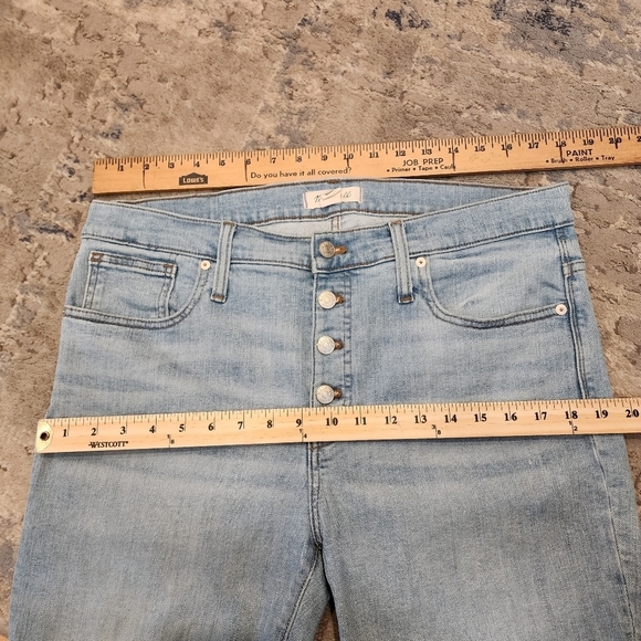 Madewell 9" high-Rise Skinny Crop Jeans in Asbury Wash: Button-Front Edition - Picture 11 of 15